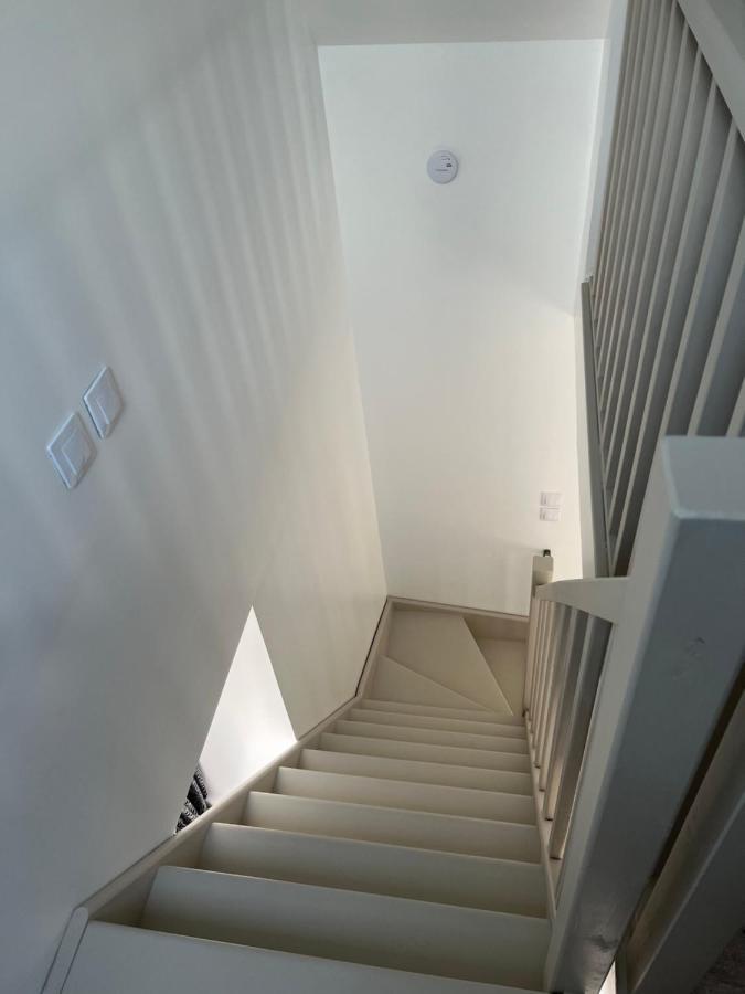 La Petite Maison De Kerguiniou Glomel ภายนอก รูปภาพ