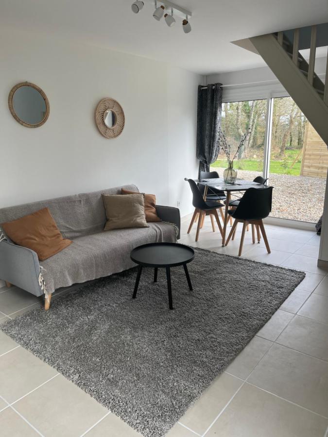 La Petite Maison De Kerguiniou Glomel ภายนอก รูปภาพ