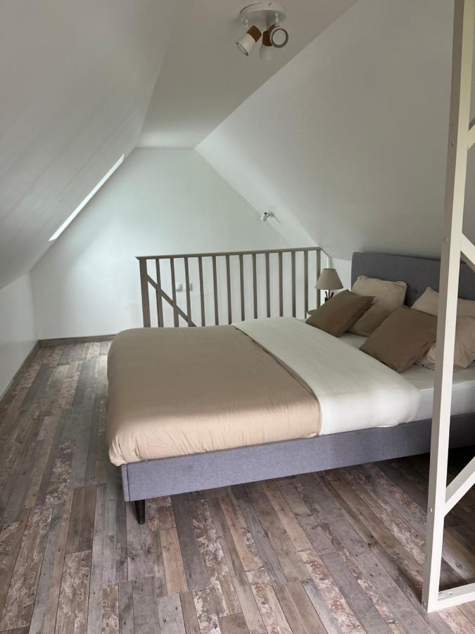 La Petite Maison De Kerguiniou Glomel ภายนอก รูปภาพ